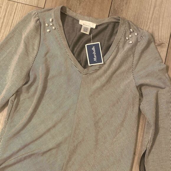 Urban Romantics Long sleeve Top Size Medium - Picture 3 of 8